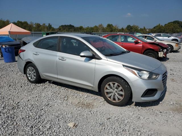 3KPC24A32KE049993 - 2019 HYUNDAI ACCENT SE Plata foto 4