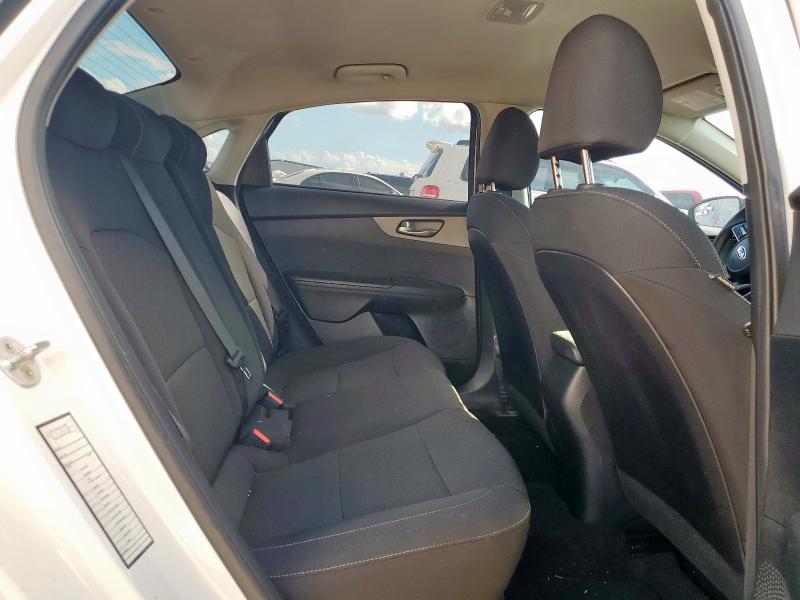 3KPF24AD9KE051696 - 2019 KIA FORTE FE 白色 照片 10