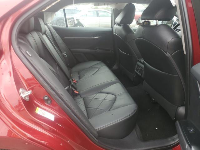 4T1BZ1HK1JU503858 - 2018 TOYOTA CAMRY XSE RED photo 10