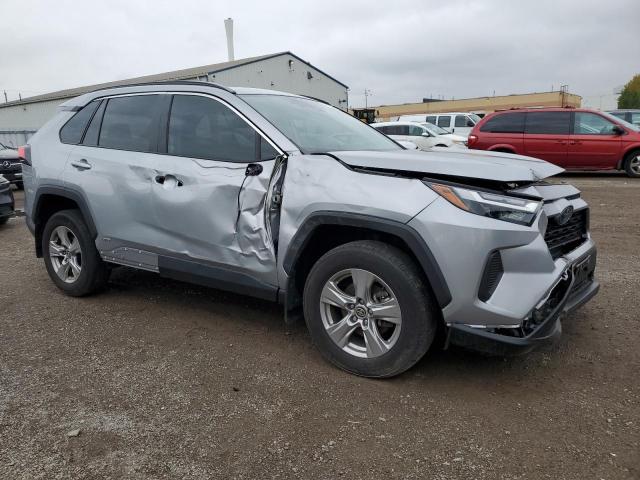 2T3RWRFV5PW169692 - 2023 TOYOTA RAV4 XLE 银色 照片 4