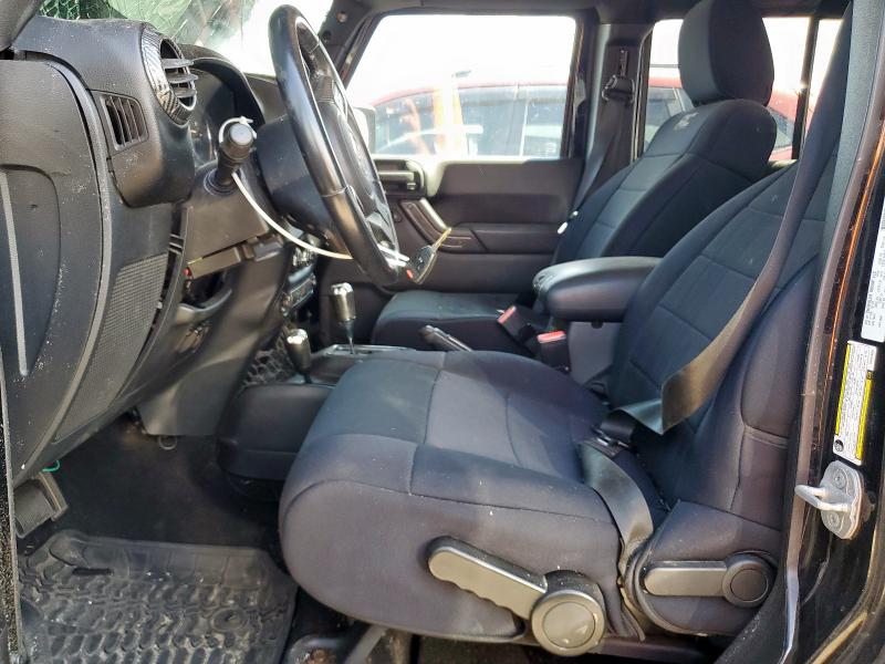 1J4HA5H17BL542623 - 2011 JEEP WRANGLER U SAHARA შავი ფოტო 7