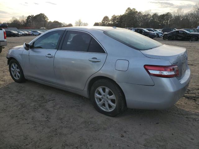 4T1BF3EK2BU732947 - 2011 TOYOTA CAMRY BASE GRAY photo 2