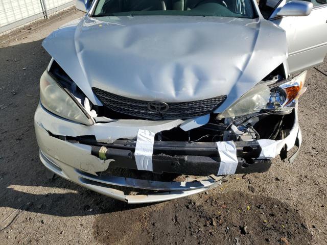 JTDBE32KX40264293 - 2004 TOYOTA CAMRY LE SILVER photo 11