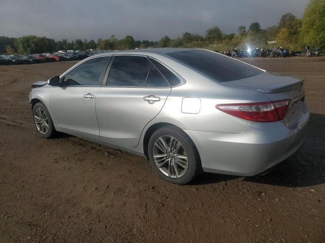 4T1BF1FK4HU442527 - 2017 TOYOTA CAMRY LE 银色 照片 2