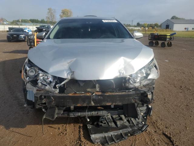 4T1BF1FK4HU442527 - 2017 TOYOTA CAMRY LE 银色 照片 5