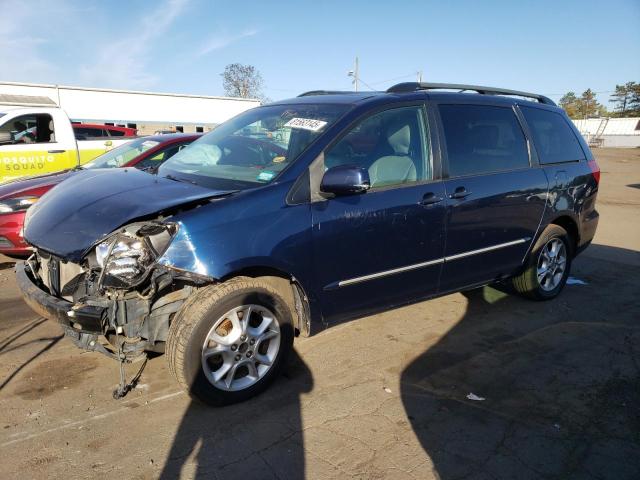 2004 TOYOTA SIENNA XLE, 