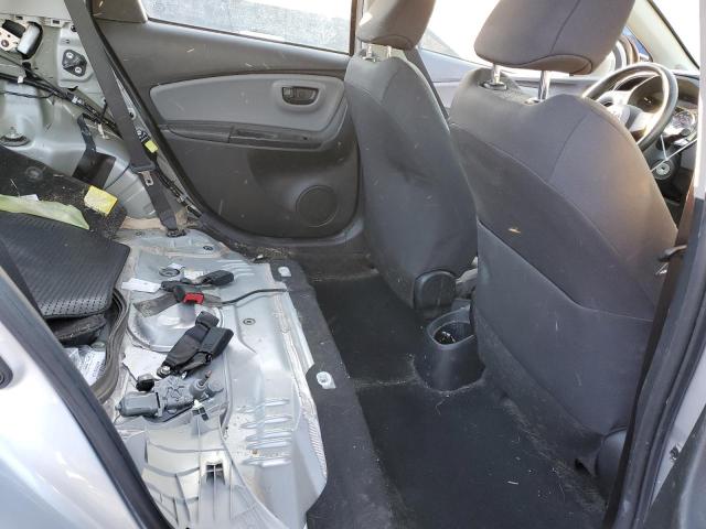 VNKKTUD35FA020007 - 2015 TOYOTA YARIS SILVER photo 10