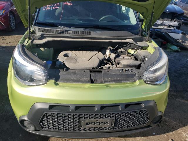 KNDJN2A20F7783175 - 2015 KIA SOUL GREEN photo 11