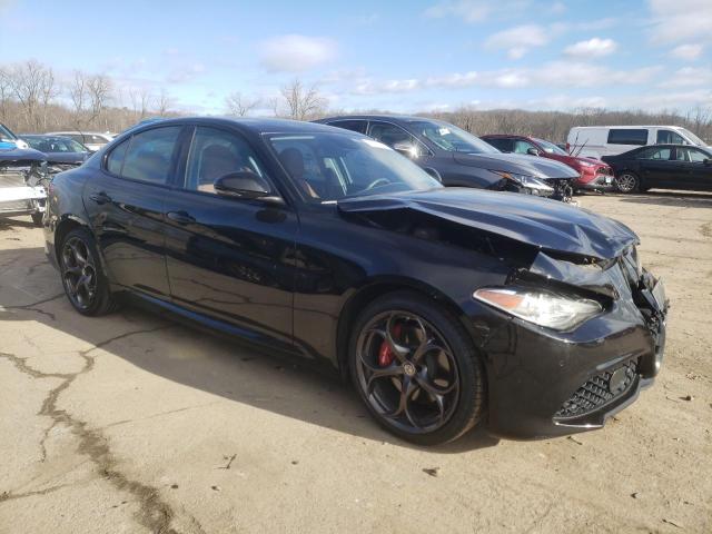 ZARFAEEN7J7571492 - 2018 ALFA ROMEO GIULIA TI Q4 BLACK photo 4