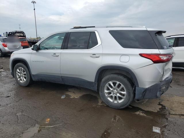 1GNERGKW5JJ245529 - 2018 CHEVROLET TRAVERSE LT SILVER photo 2