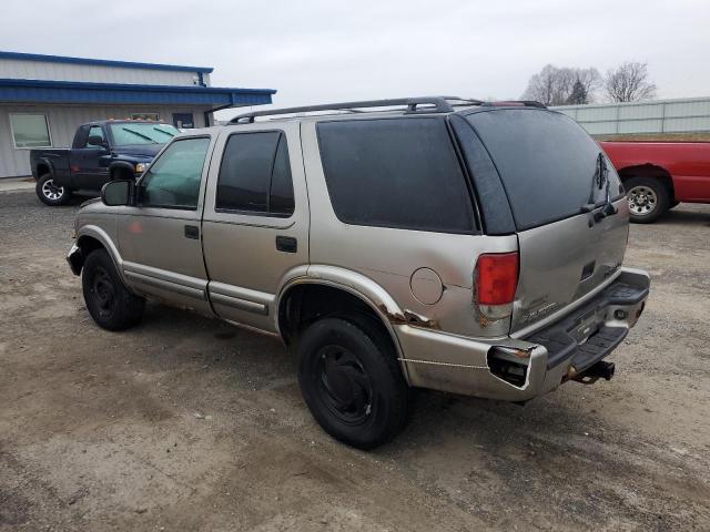 1GNDT13W1Y2328856 - 2000 CHEVROLET BLAZER SILVER photo 2