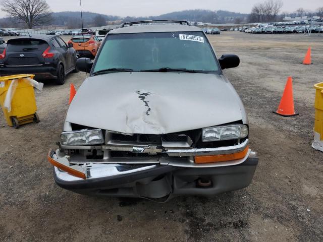 1GNDT13W1Y2328856 - 2000 CHEVROLET BLAZER SILVER photo 5