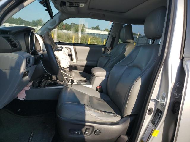 JTEZU5JR7B5032838 - 2011 TOYOTA 4RUNNER SR5 银色 照片 7