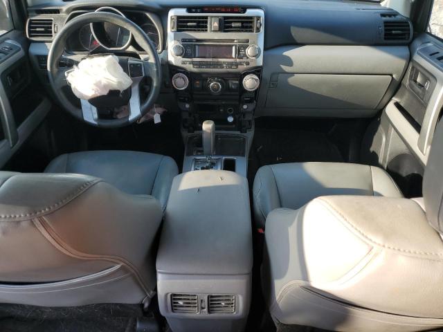 JTEZU5JR7B5032838 - 2011 TOYOTA 4RUNNER SR5 银色 照片 8