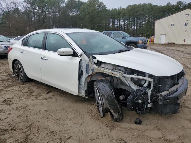 1N4AL3AP2HC161443 - 2017 NISSAN ALTIMA 2.5 WHITE photo 4