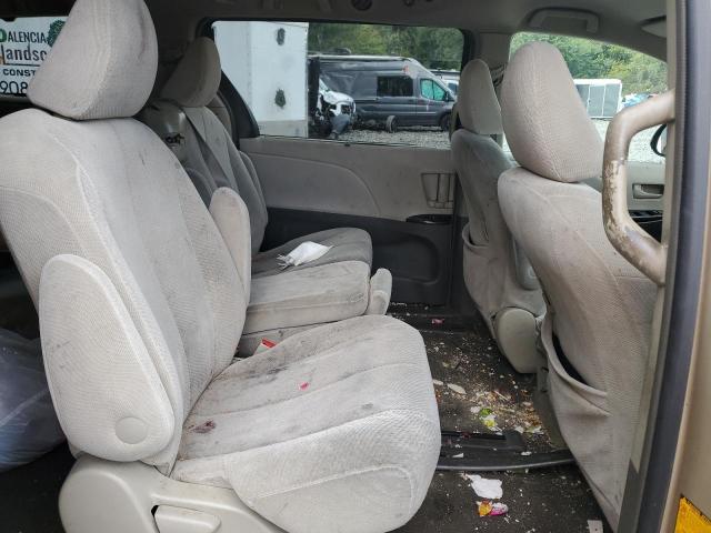 5TDKK3DC4BS082484 - 2011 TOYOTA SIENNA LE GOLD photo 11