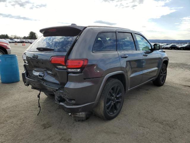 1C4RJFAG8JC468304 - 2018 JEEP GRAND CHER LAREDO GRAY photo 3