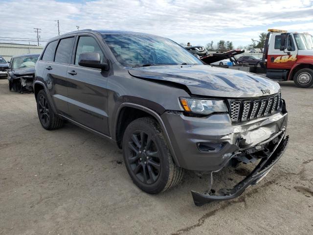 1C4RJFAG8JC468304 - 2018 JEEP GRAND CHER LAREDO GRAY photo 4