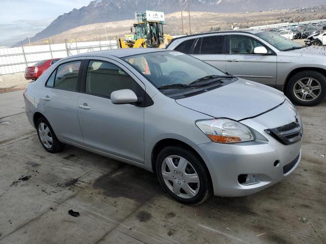 JTDBT903191327853 - 2009 TOYOTA YARIS SILVER photo 4