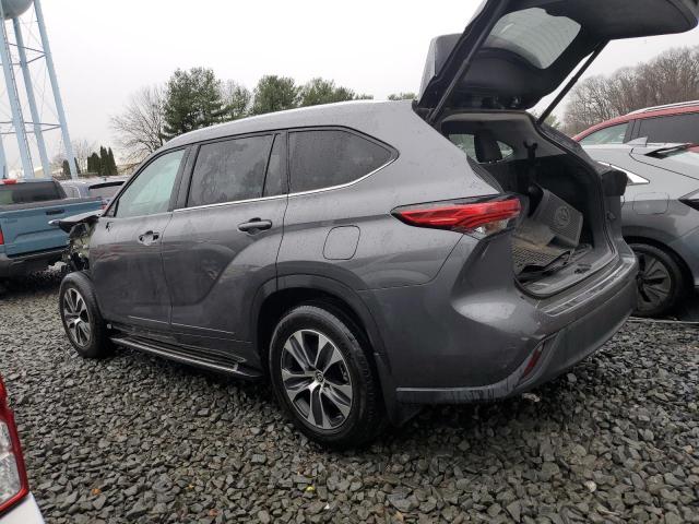 5TDGZRBH1MS554369 - 2021 TOYOTA HIGHLANDER XLE BURGUNDY photo 2