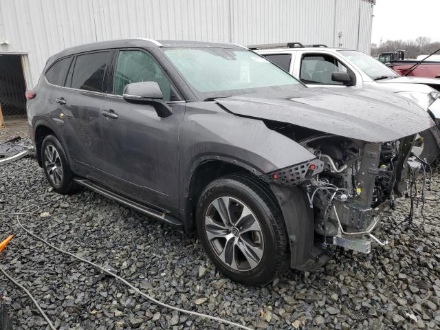 5TDGZRBH1MS554369 - 2021 TOYOTA HIGHLANDER XLE BURGUNDY photo 4