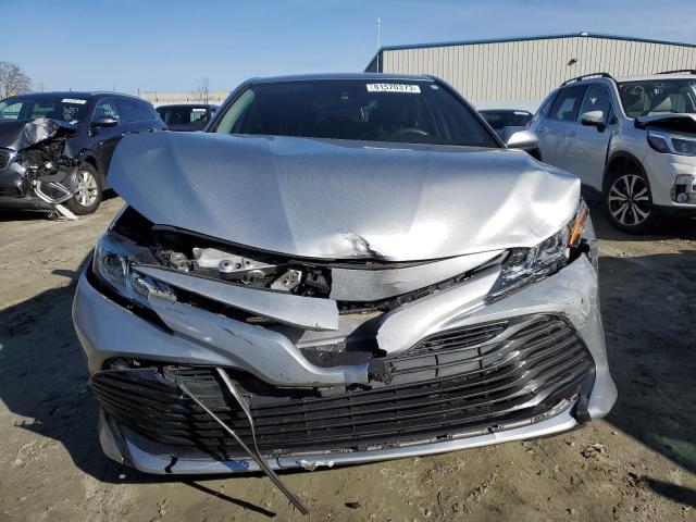 4T1B11HK1KU220692 - 2019 TOYOTA CAMRY L SILVER photo 5