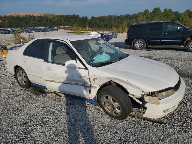 1HGCD5524TA077219 - 1996 HONDA ACCORD DX WHITE photo 4