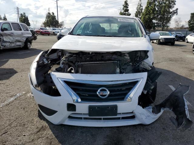 3N1CN7AP2KL815926 - 2019 NISSAN VERSA S WHITE photo 5