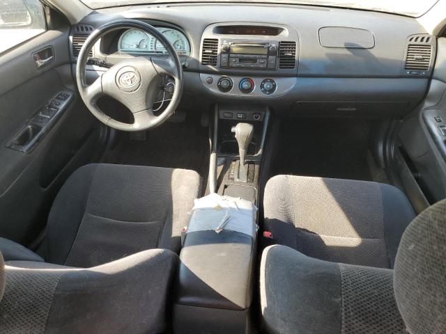 JTDBE32K620067957 - 2002 TOYOTA CAMRY LE GREEN photo 8