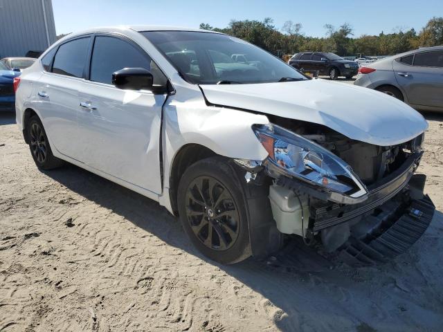 3N1AB7AP9JY233856 - 2018 NISSAN SENTRA S WHITE photo 4