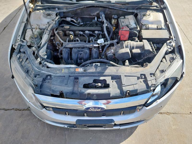 3FAHP0HAXBR224834 - 2011 FORD FUSION SE SILVER photo 11