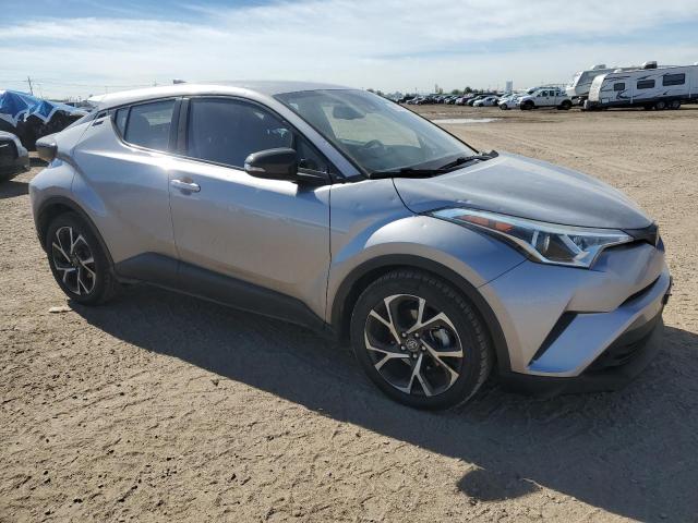 NMTKHMBX5JR019031 - 2018 TOYOTA C-HR XLE 银色 照片 4