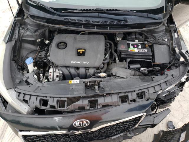 3KPFL4A74HE020176 - 2017 KIA FORTE LX BLACK photo 11