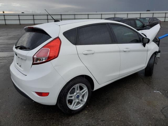 3FADP4EJ6JM147367 - 2018 FORD FIESTA SE WHITE photo 3