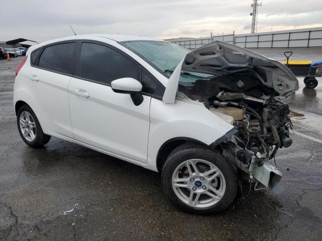 3FADP4EJ6JM147367 - 2018 FORD FIESTA SE WHITE photo 4