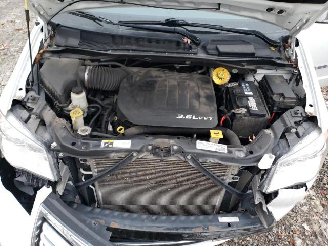 2C4RC1CG2FR697750 - 2015 CHRYSLER TOWN & COU TOURING L WHITE photo 12