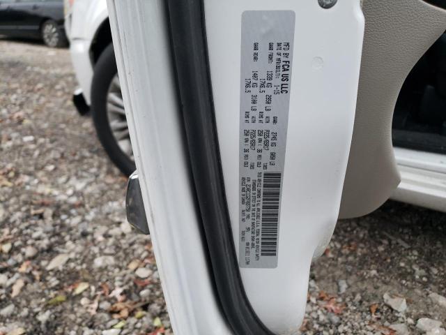 2C4RC1CG2FR697750 - 2015 CHRYSLER TOWN & COU TOURING L WHITE photo 13