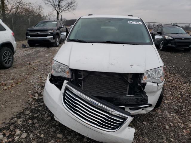 2C4RC1CG2FR697750 - 2015 CHRYSLER TOWN & COU TOURING L WHITE photo 5