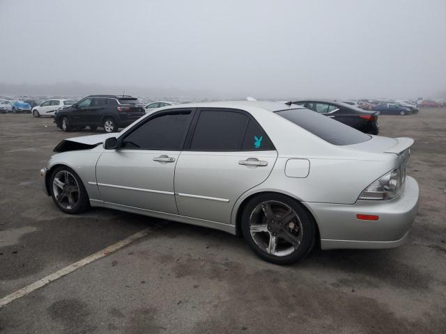 JTHBD192X20060053 - 2002 LEXUS IS 300 SILVER photo 2