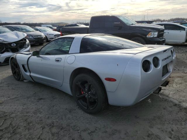 1G1YY22G1W5105541 - 1998 CHEVROLET CORVETTE SILVER photo 2