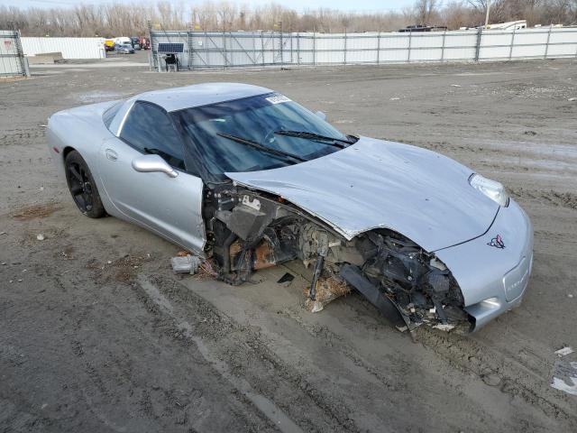 1G1YY22G1W5105541 - 1998 CHEVROLET CORVETTE SILVER photo 4