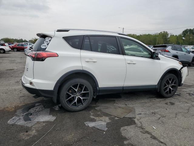 JTMJFREVXJJ207860 - 2018 TOYOTA RAV4 SE Blanco foto 3