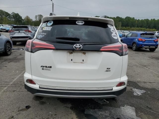 JTMJFREVXJJ207860 - 2018 TOYOTA RAV4 SE Blanco foto 6