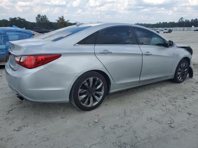 5NPEC4AC0DH723823 - 2013 HYUNDAI SONATA SE Argent photo 3