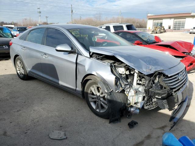 5NPE24AF2HH563124 - 2017 HYUNDAI SONATA SE SILVER photo 4