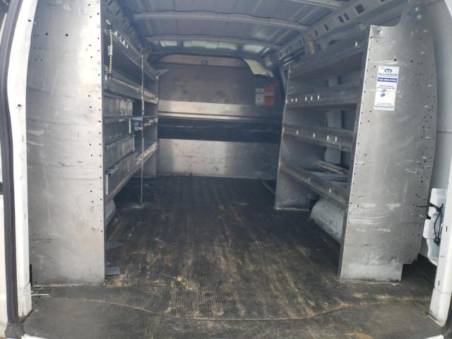 1GC2GTBA8A1138196 - 2010 CHEVROLET EXPRESS G3 TWO TONE photo 10