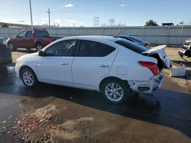 3N1CN7AP3JL862963 - 2018 NISSAN VERSA S WHITE photo 2