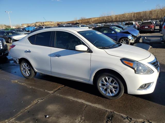 3N1CN7AP3JL862963 - 2018 NISSAN VERSA S WHITE photo 4