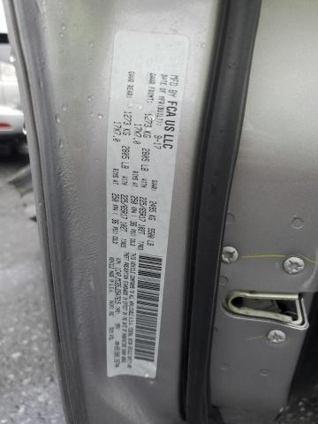 1C4PJMCB5JD547615 - 2018 JEEP CHEROKEE LATITUDE فضي صورة 13