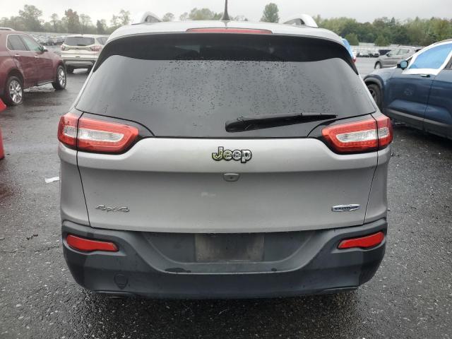 1C4PJMCB5JD547615 - 2018 JEEP CHEROKEE LATITUDE فضي صورة 6